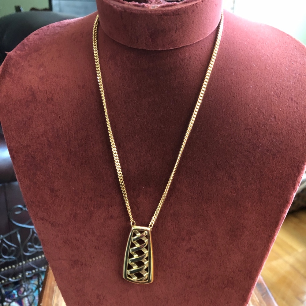 Gold Tone Necklace